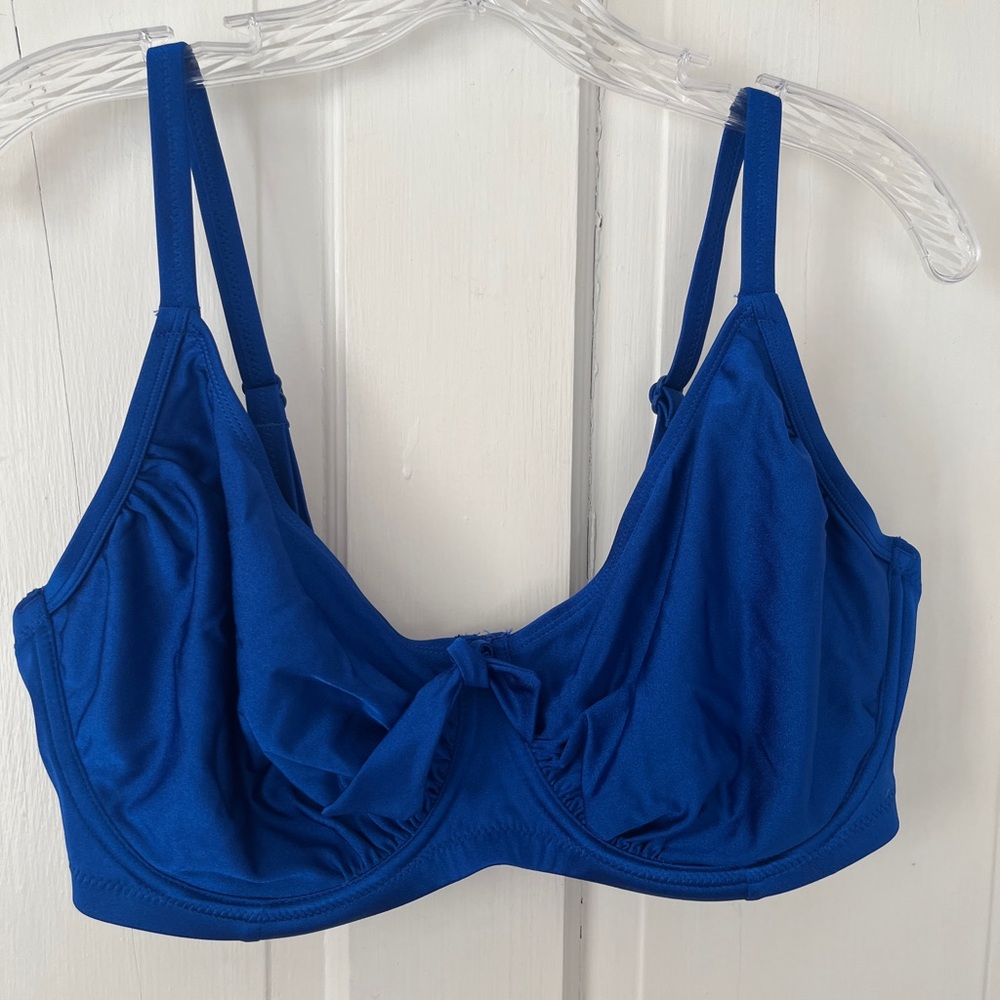 Elegant Blue Women's Swim Top